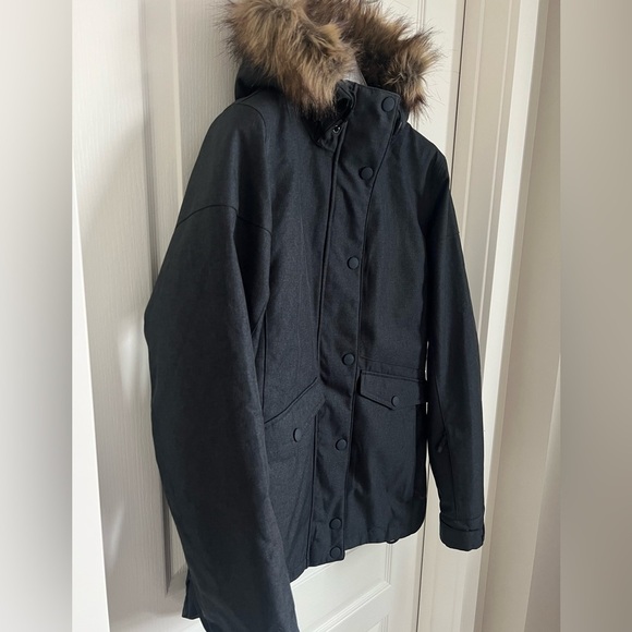 Skiing/ Winter Jacket - Picture 4 of 6